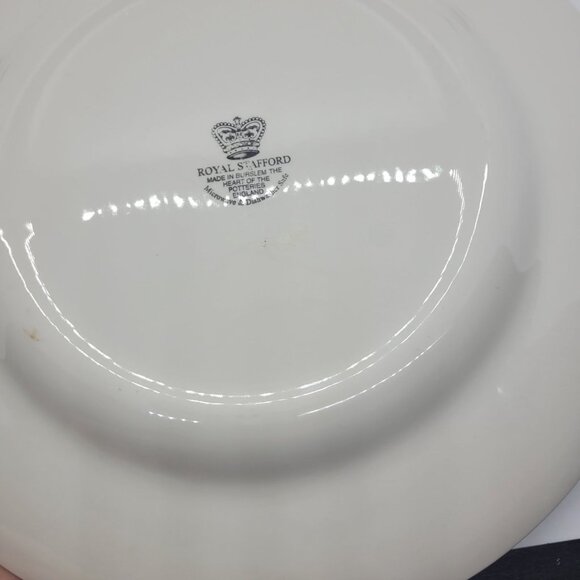 Royal Stafford Christmas Holiday Plate Winter Scene 10.5" Gift transferware - Picture 3 of 4